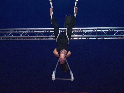 Trapèze - Camille Roquencourt - Artiste de cirque polyvalente